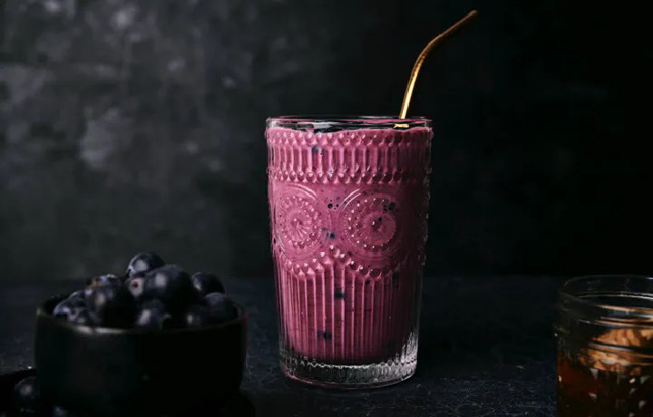 Start your day with this refreshing Kefir and Berry Smoothie, a perfect blend of taste and nutrition.
