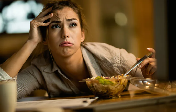 Strategies to overcome emotional eating habits by identifying triggers and practicing mindfulness and self-care techniques.